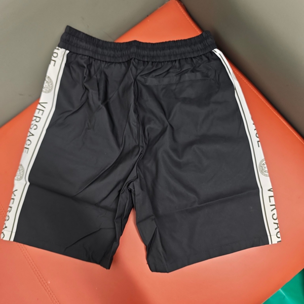 ブランドハーフパンツ背面デザイン